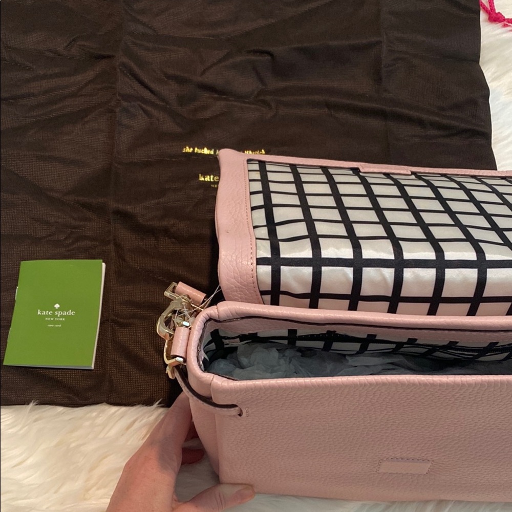 Kate Spade Pink Crossbody Bag with Adjustable Strap - Picture 3 of 4
